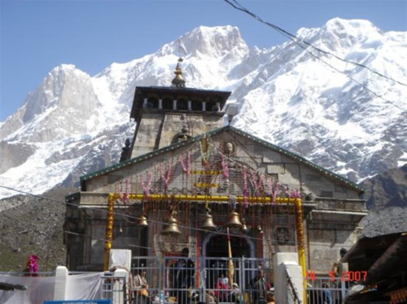 himalayas-2007.1185780060.kedarnath-temple (Medium)