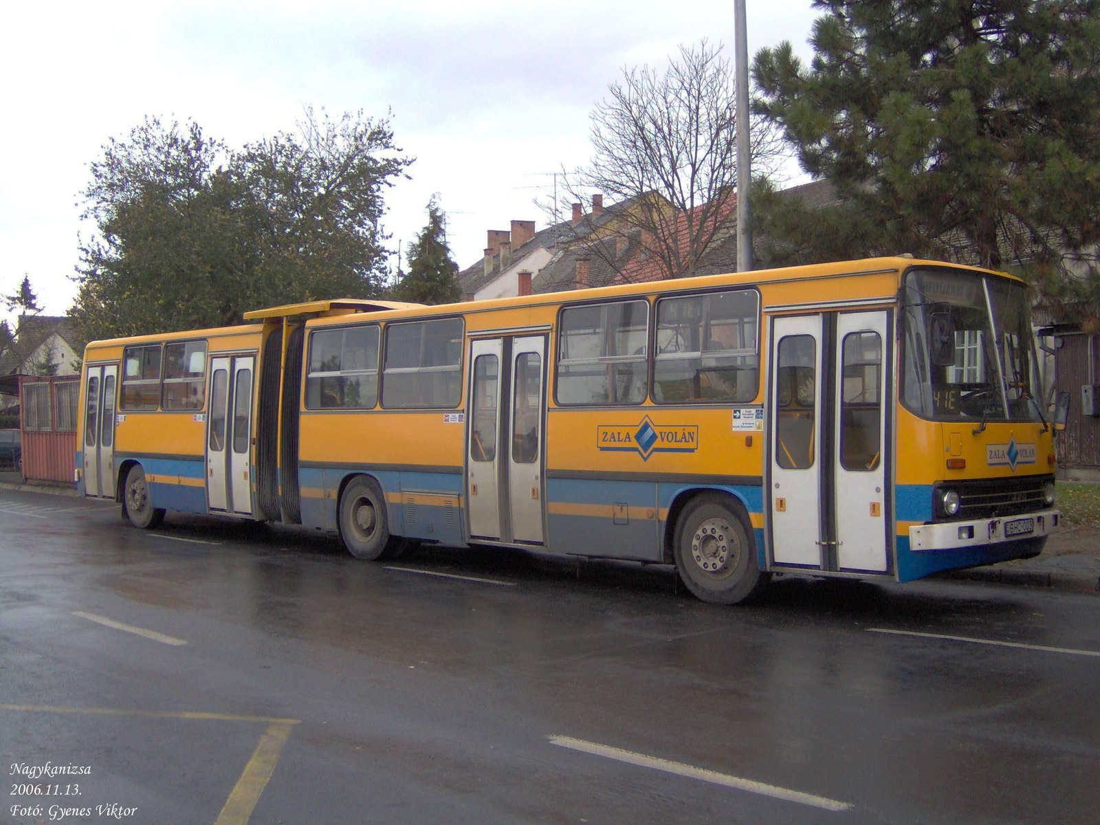 Ikarus 280-BHC-003