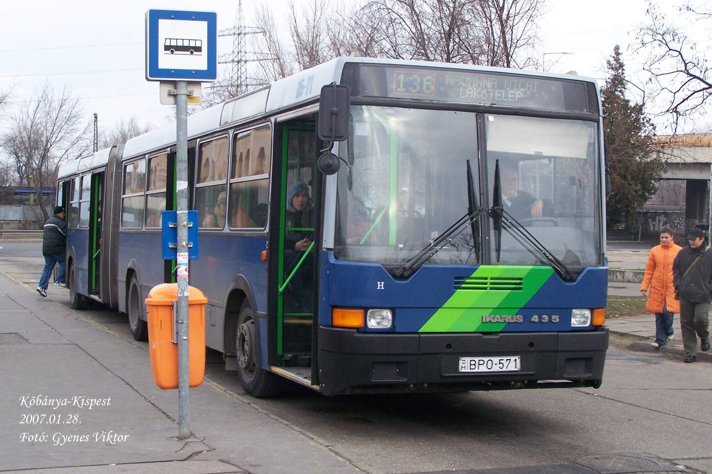 Busz BPO-571