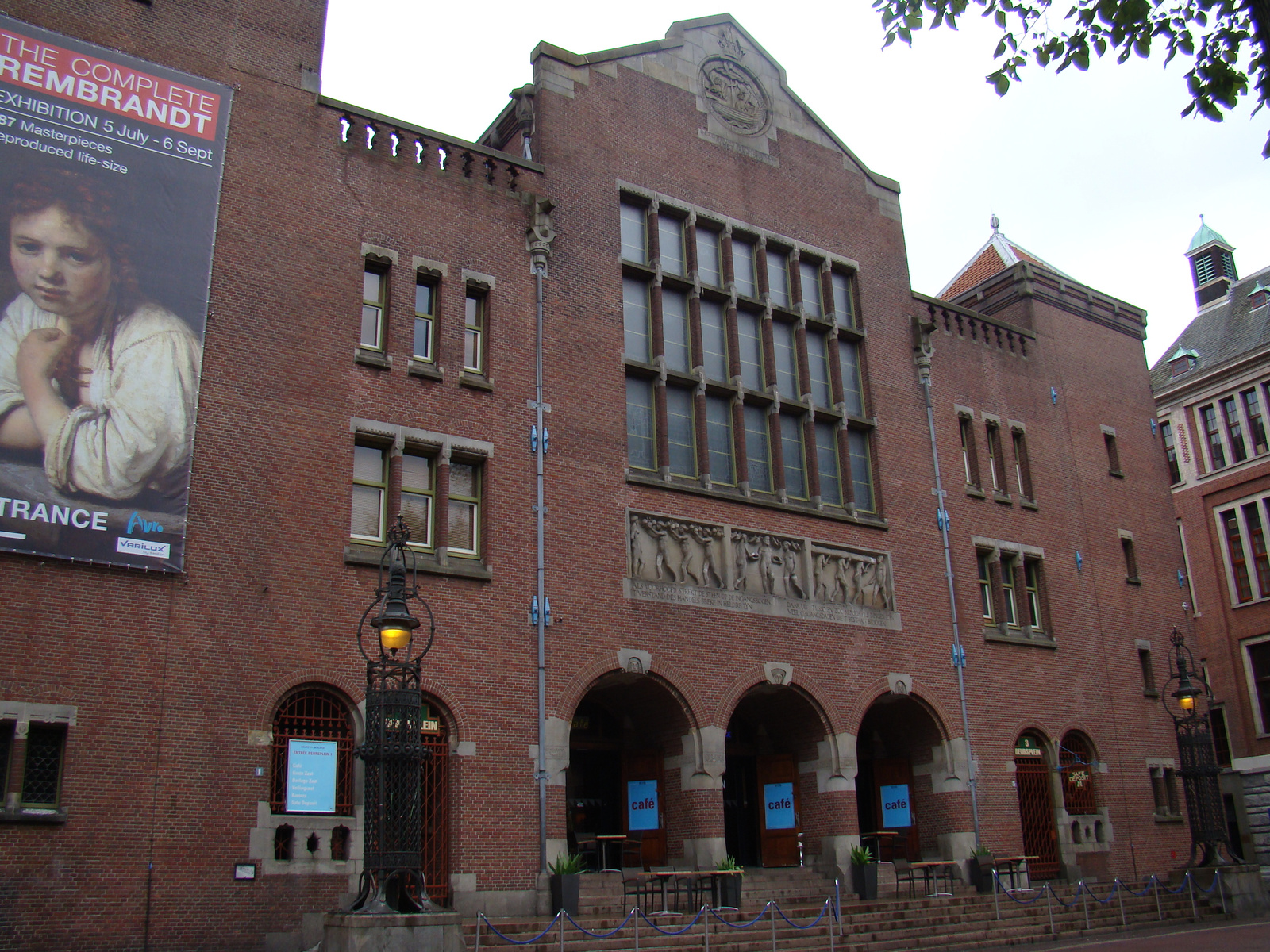 Rembrandt kiállítás-kívülről (Beurs van Berlage)