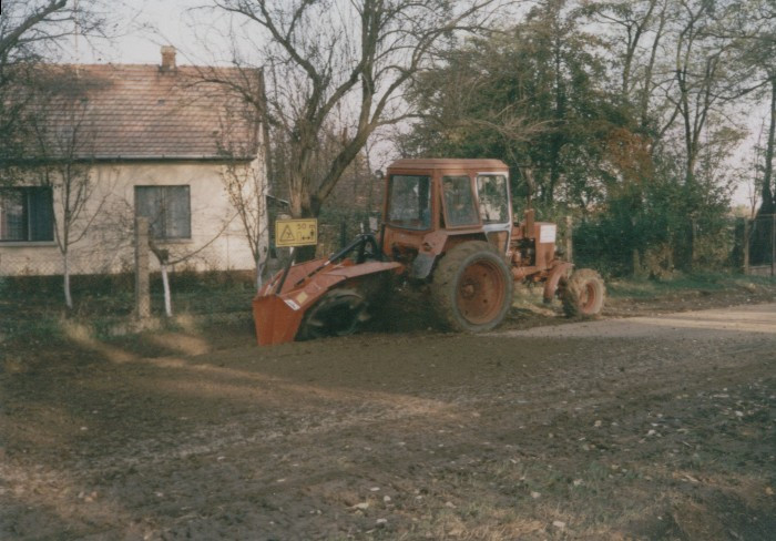 Útmenti árokásás