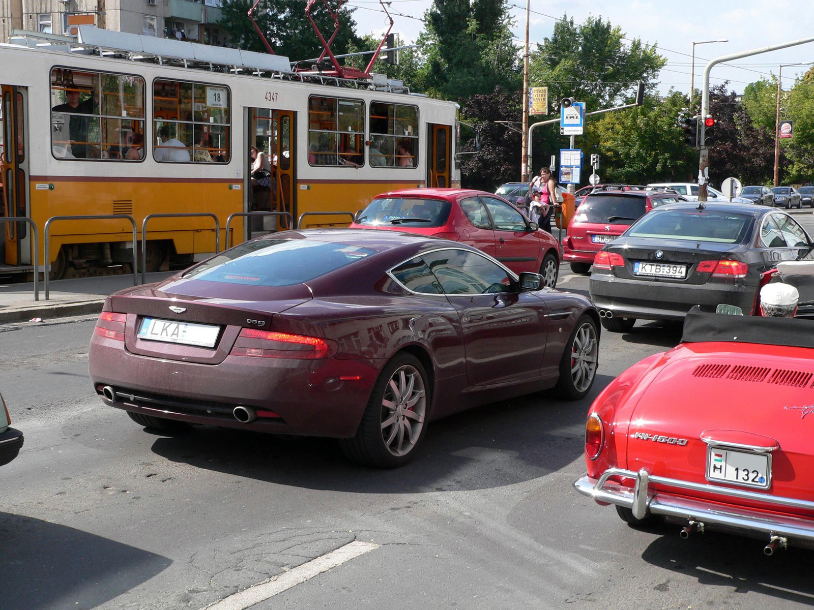 Aston Martin DB9