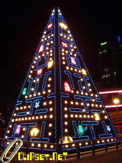 pac-man xmas tree